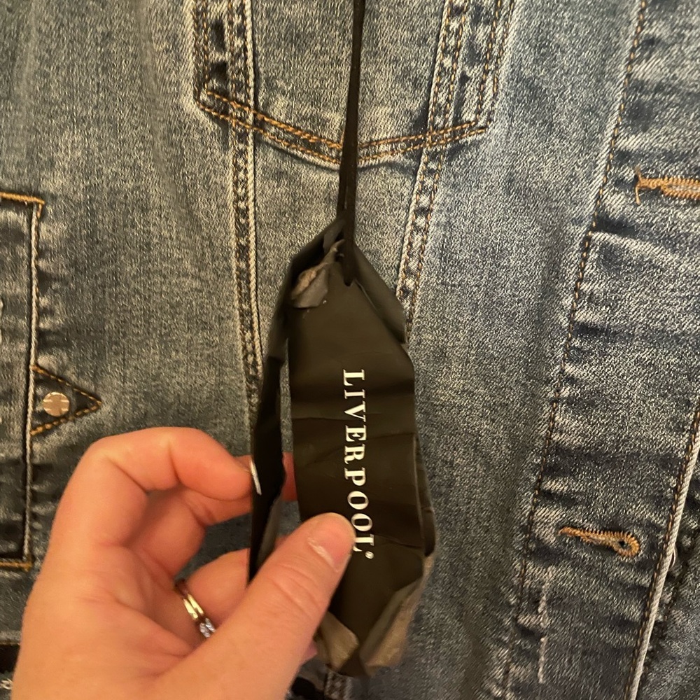 Jean jacket - Picture 3 of 4